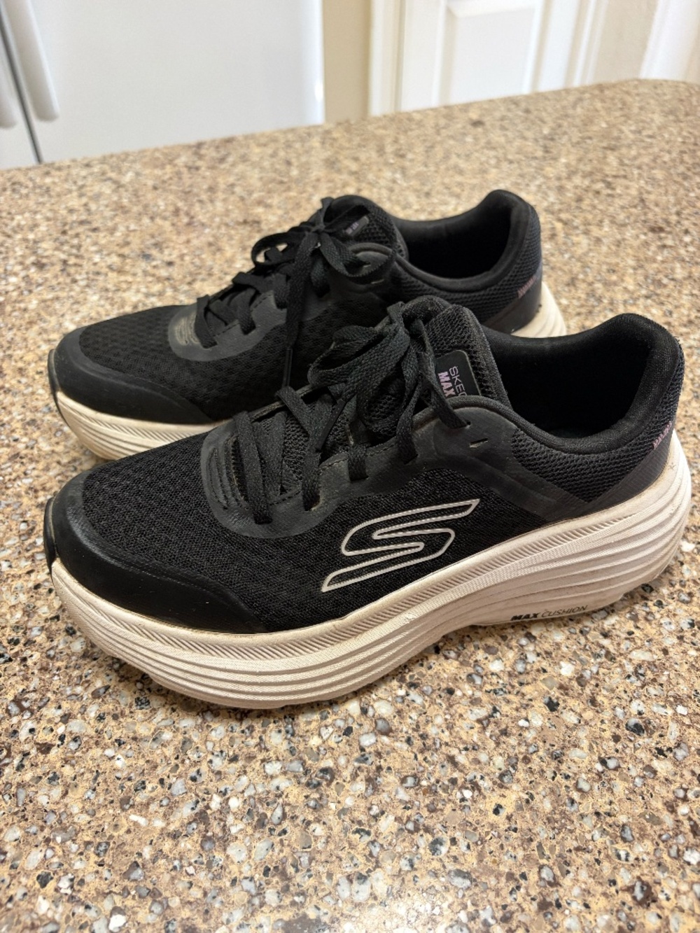 Women's Skechers Max Cushion, Size 7